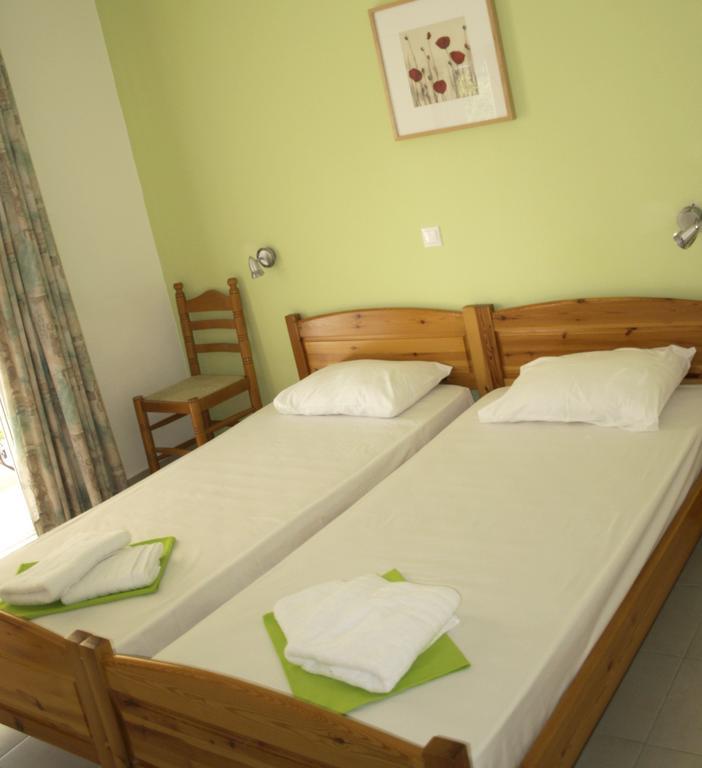 Nikolaki Rooms Pórto Ráfti Exterior foto