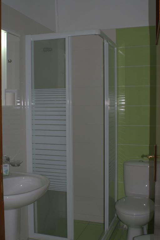 Nikolaki Rooms Pórto Ráfti Exterior foto